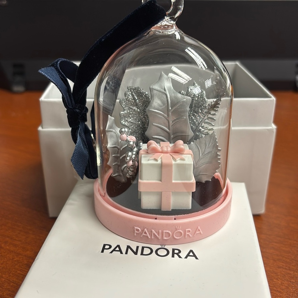 Classic Pandora Christmas ornament 2019 never used brand new